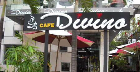 bảng hiệu cafe